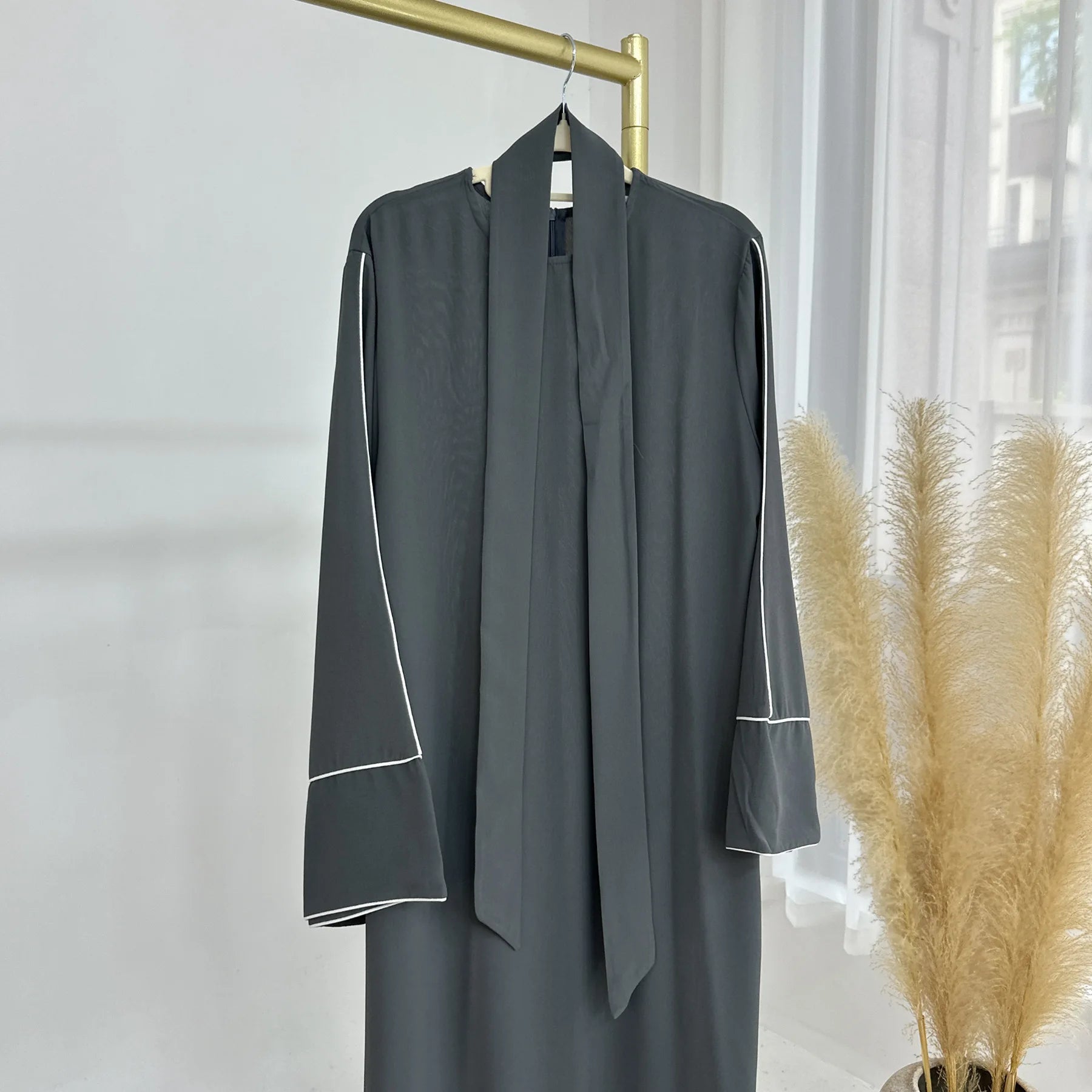 Plain Closed Eid Abaya Dress Silk Velvet Abayas for Women Dubai Luxury Muslim Modest Dresses Islamic Clothing Kaftan Hijab Robe