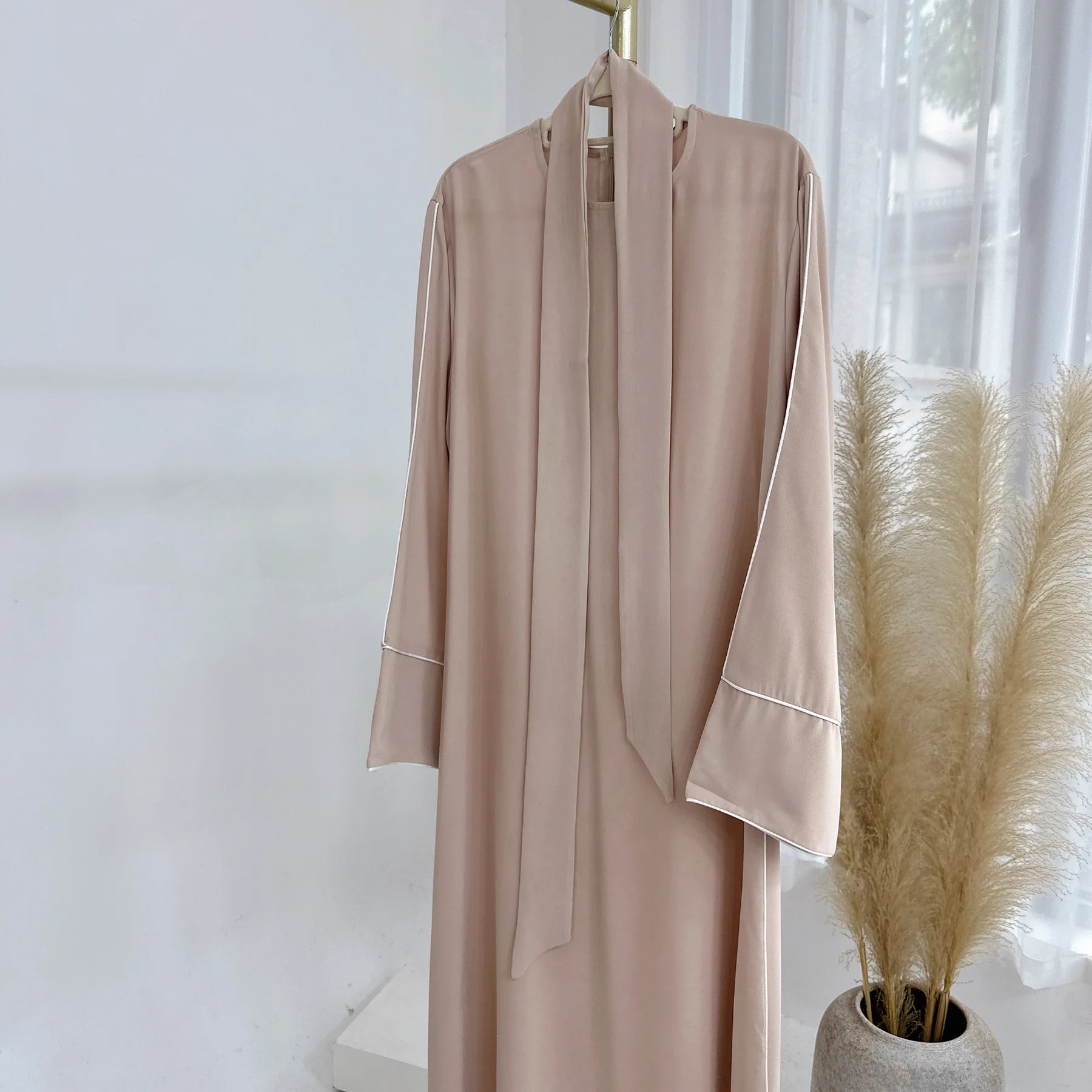 Plain Closed Eid Abaya Dress Silk Velvet Abayas for Women Dubai Luxury Muslim Modest Dresses Islamic Clothing Kaftan Hijab Robe